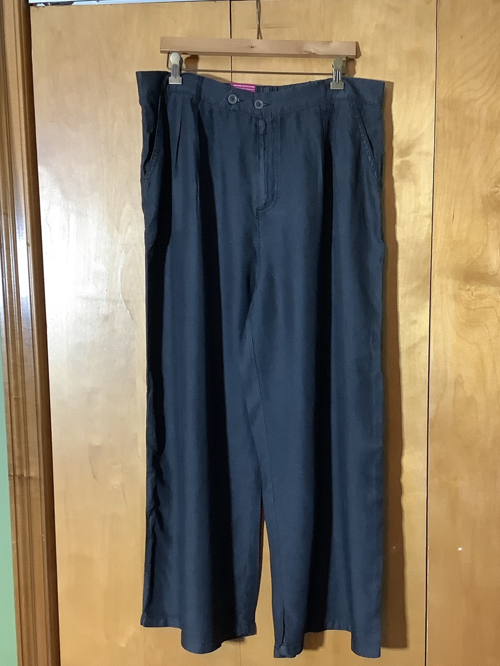 Bisual black pleated, wide leg pants, size 2XL
